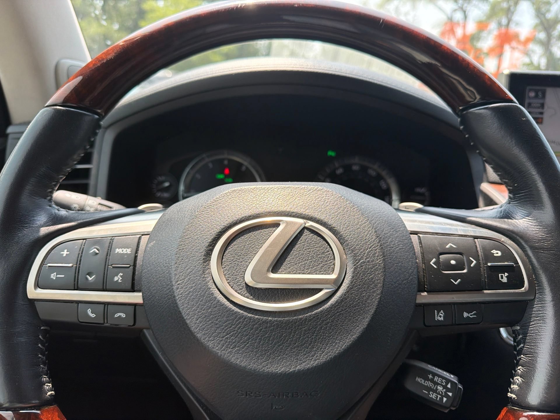 Used 2017 Lexus LX 570 4WD image 24