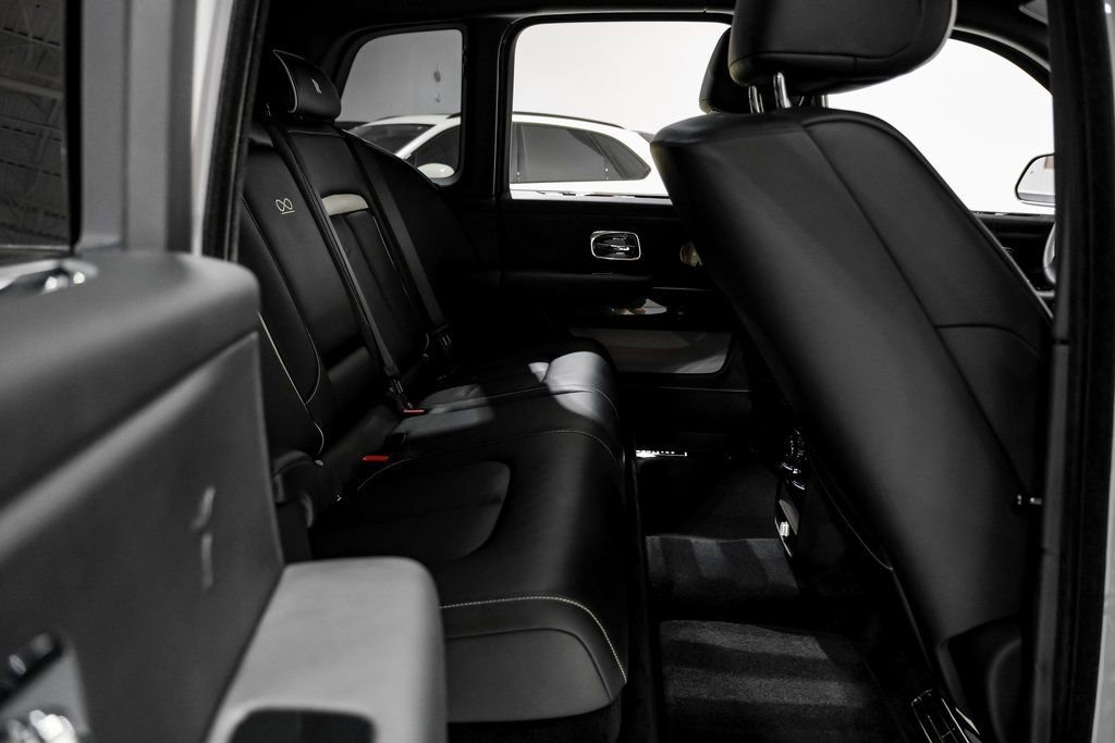 Used 2023 Rolls-Royce Cullinan Black Badge w/ Driver's Package image 41