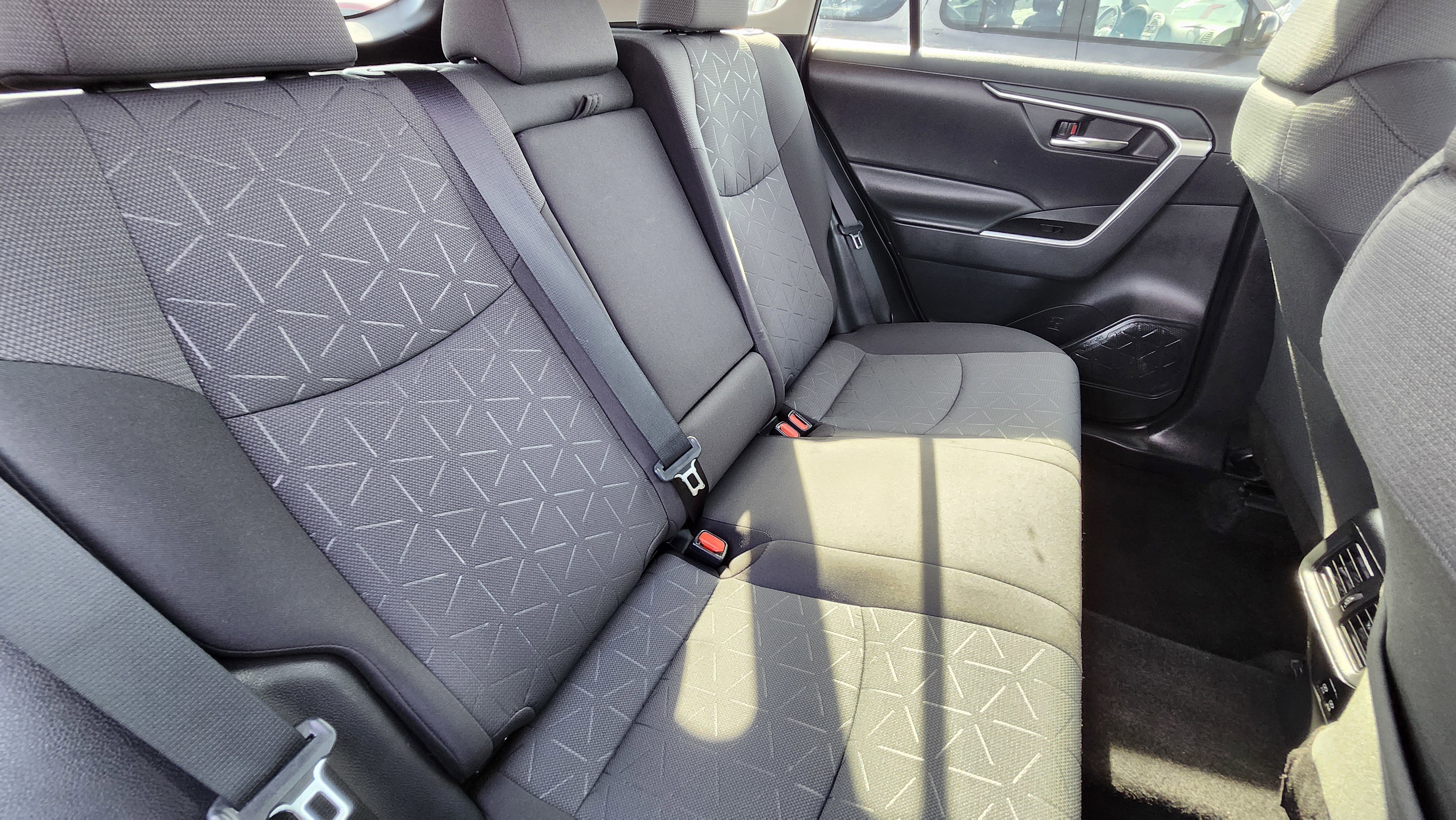 Used 2021 Toyota RAV4 XLE w/ Carpet Mat Package (TMS) image 18