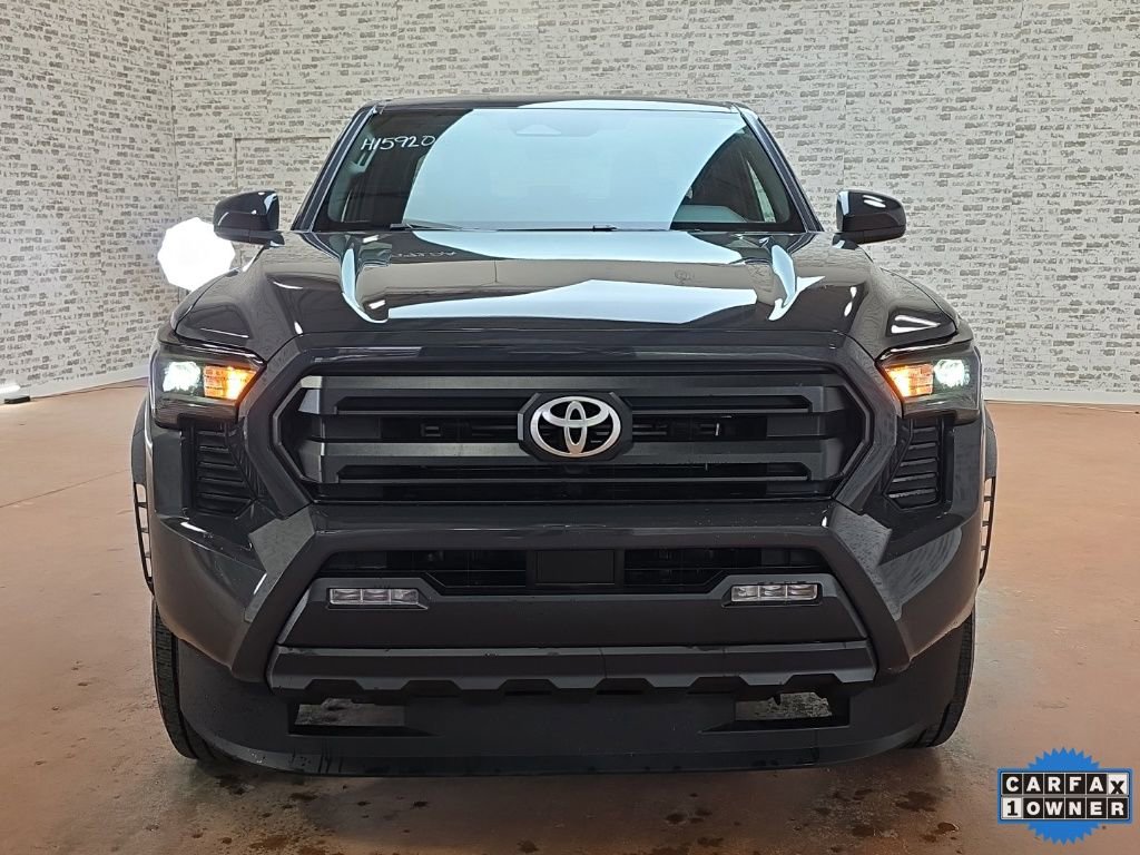 Used 2025 Toyota Tacoma SR5 AWD/4WD image 2