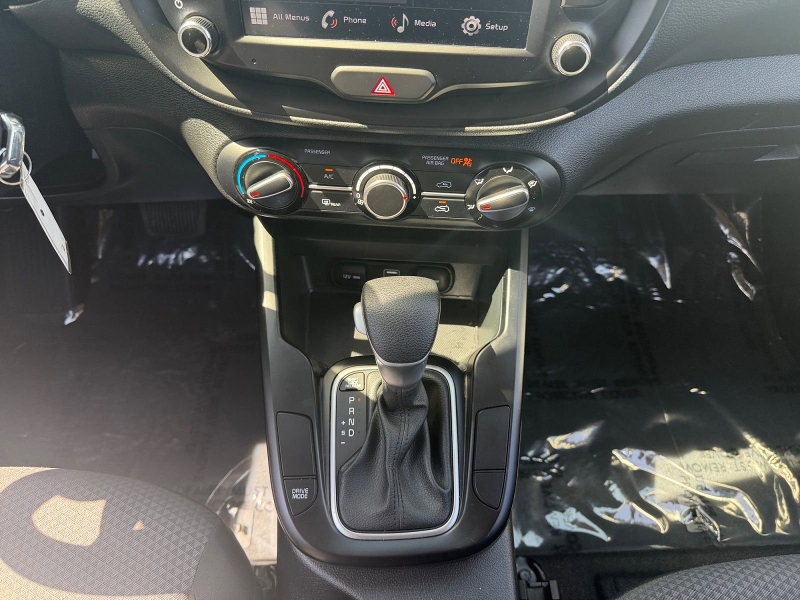Used 2025 Kia Soul LX FWD image 11