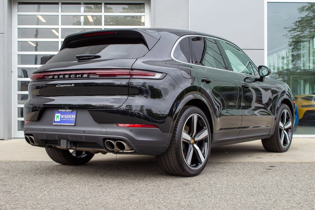 Used 2024 Porsche Cayenne S w/ Premium Package image 10