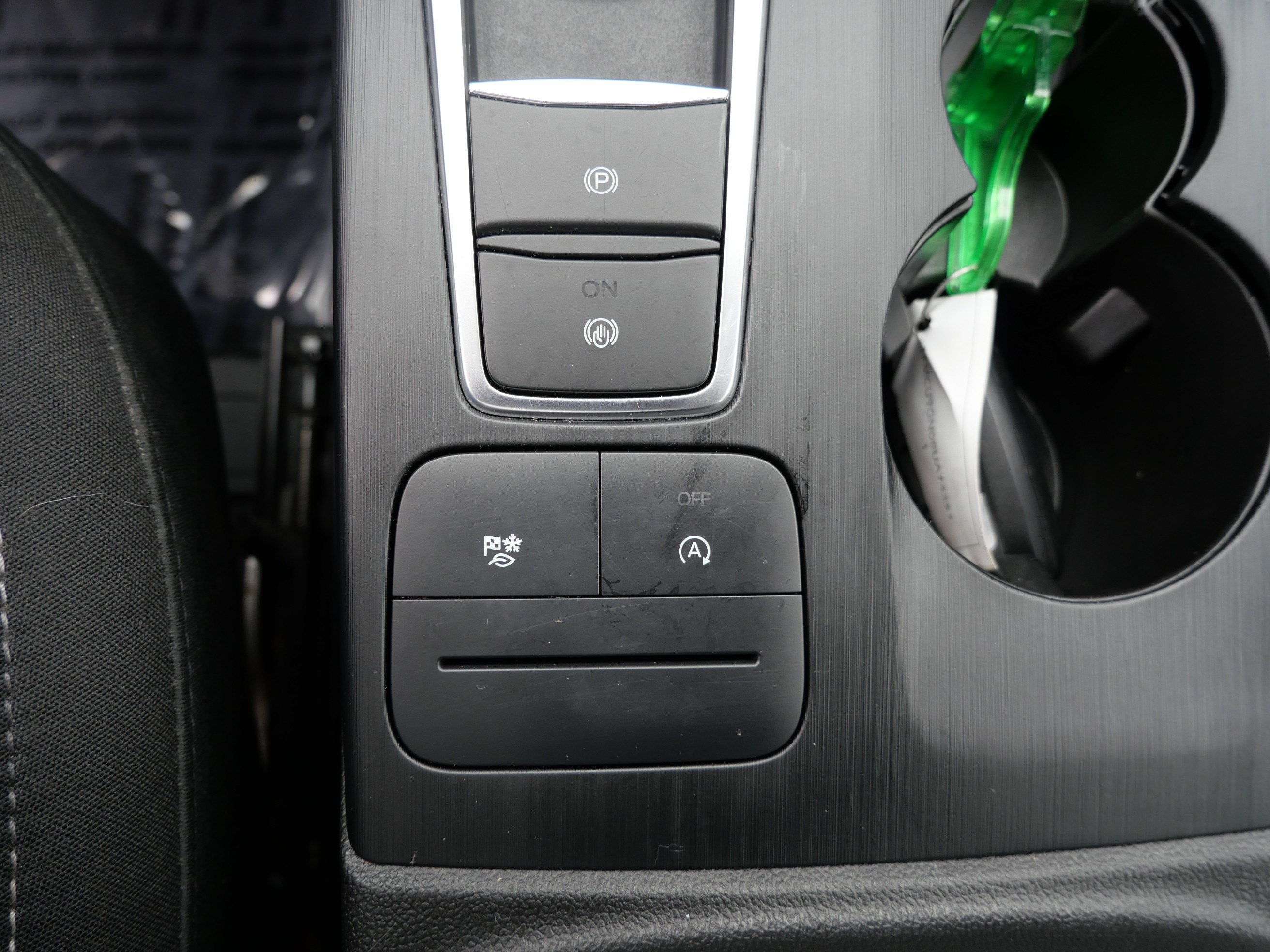 Used 2024 Ford Escape Active AWD/4WD image 30