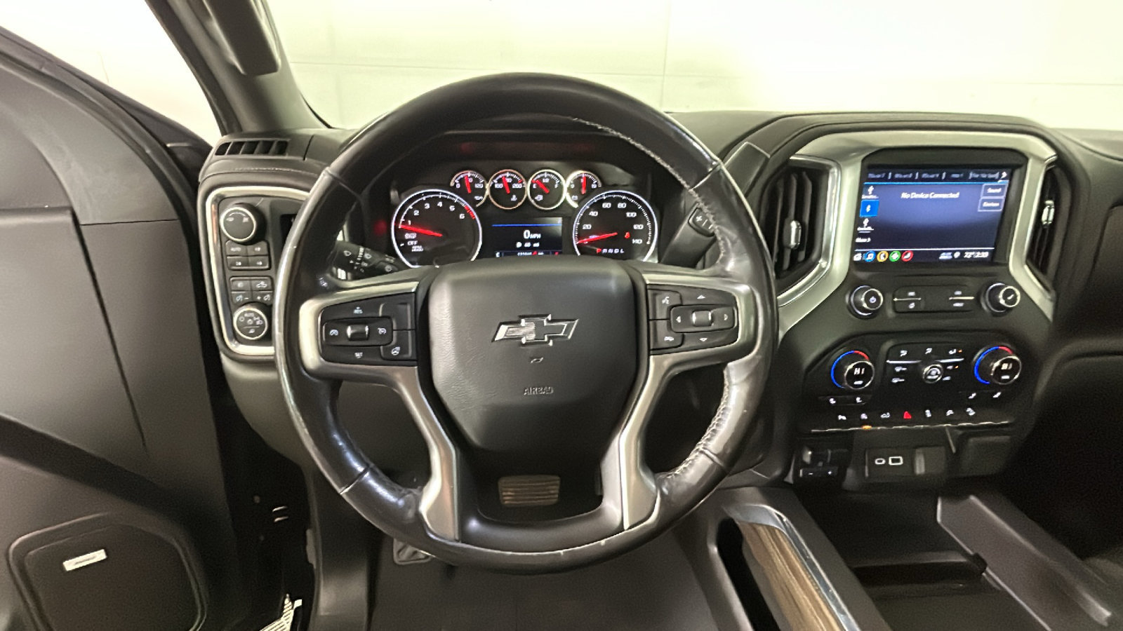 Used 2019 Chevrolet Silverado 1500 LT Trail Boss AWD/4WD image 18