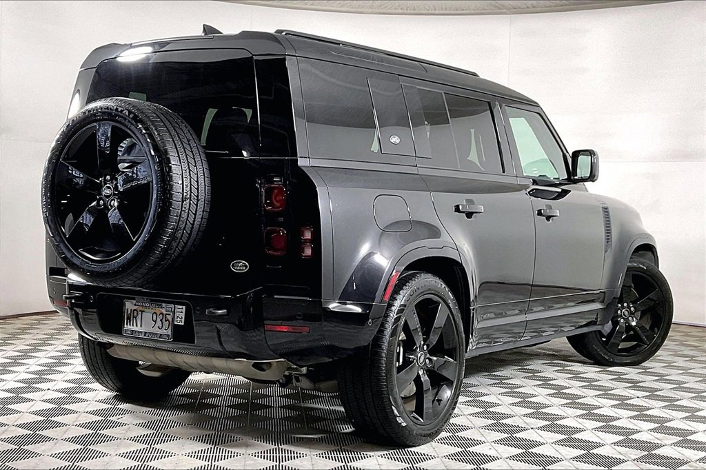 Used 2023 Land Rover Defender 110 X-Dynamic SE image 10