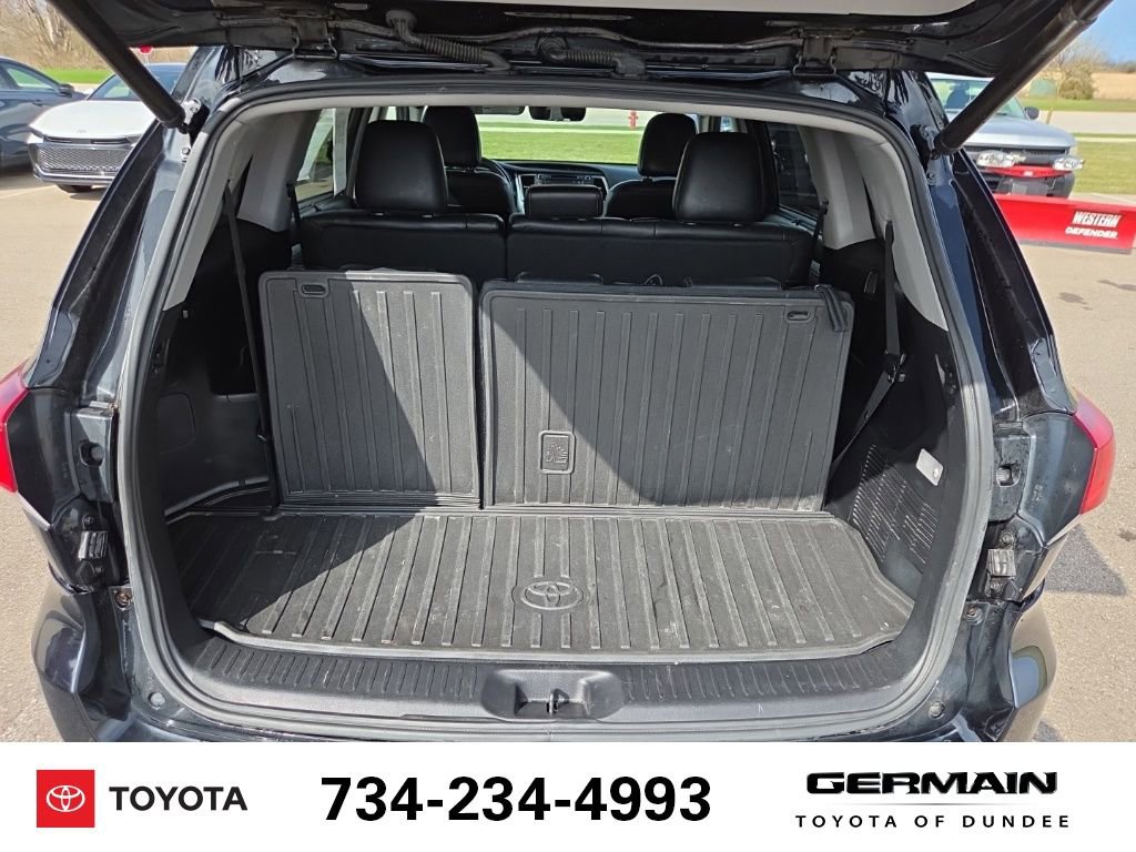 Used 2017 Toyota Highlander XLE w/ Protection Package #3 AWD/4WD image 21