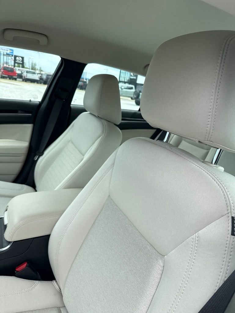 Used 2023 Chrysler 300 Touring w/ Sport Appearance Package RWD image 15