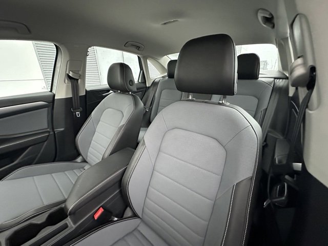 Certified 2025 Volkswagen Jetta SE image 21