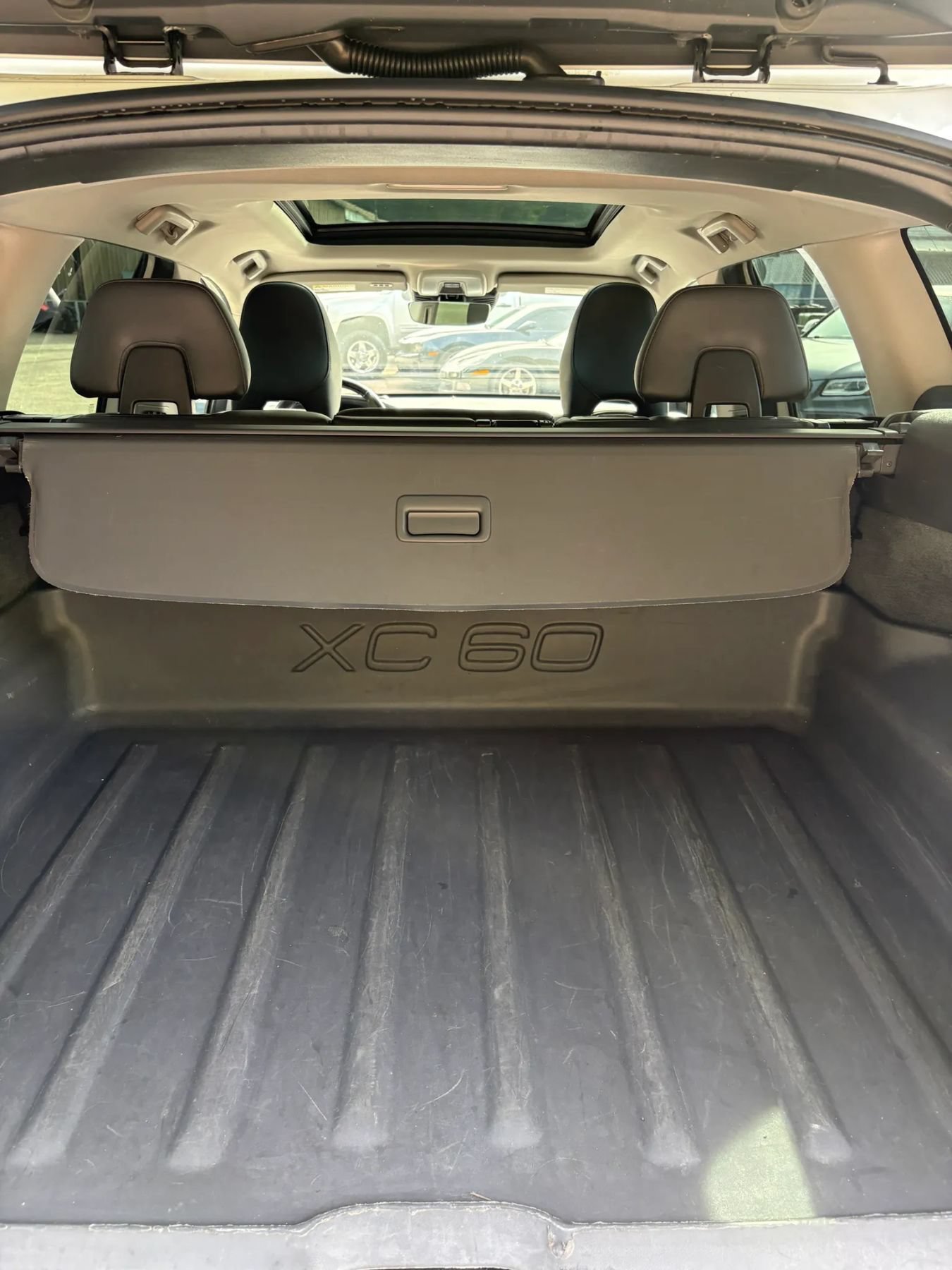Used 2016 Volvo XC60 T6 Platinum AWD/4WD image 33