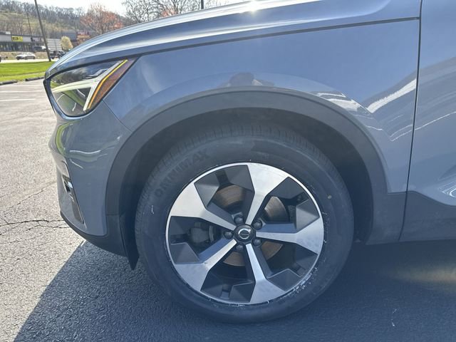 Used 2023 Volvo XC40 B5 Plus w/ Climate Package image 21