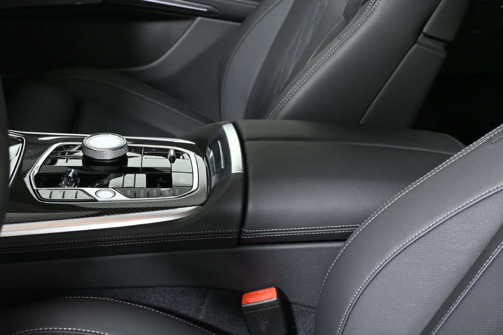 Used 2027 BMW X7 M60i AWD/4WD image 25