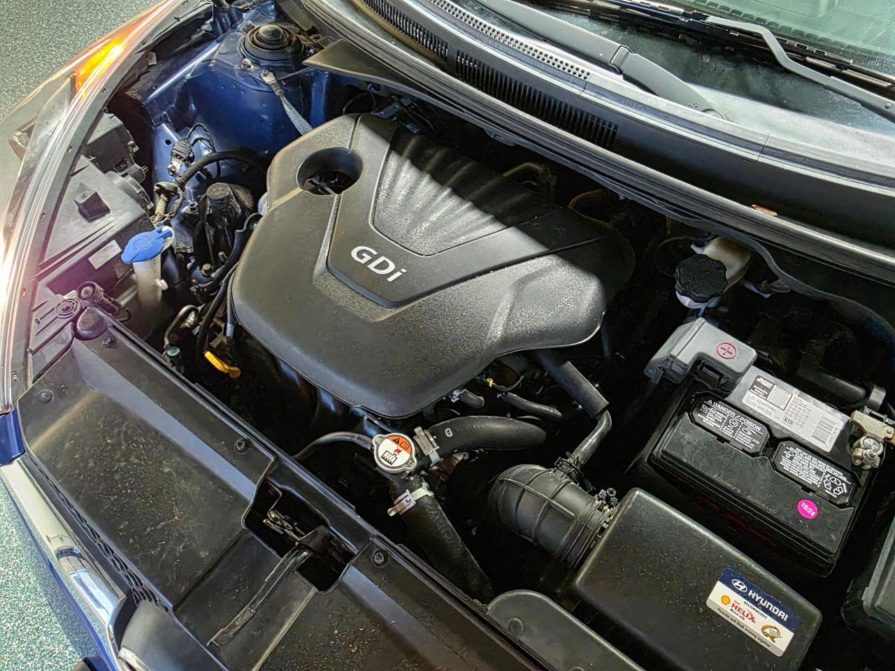 Used 2016 Hyundai Veloster FWD image 35