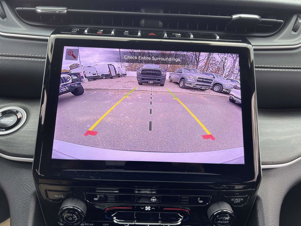 Used 2025 Jeep Grand Cherokee L Limited image 29