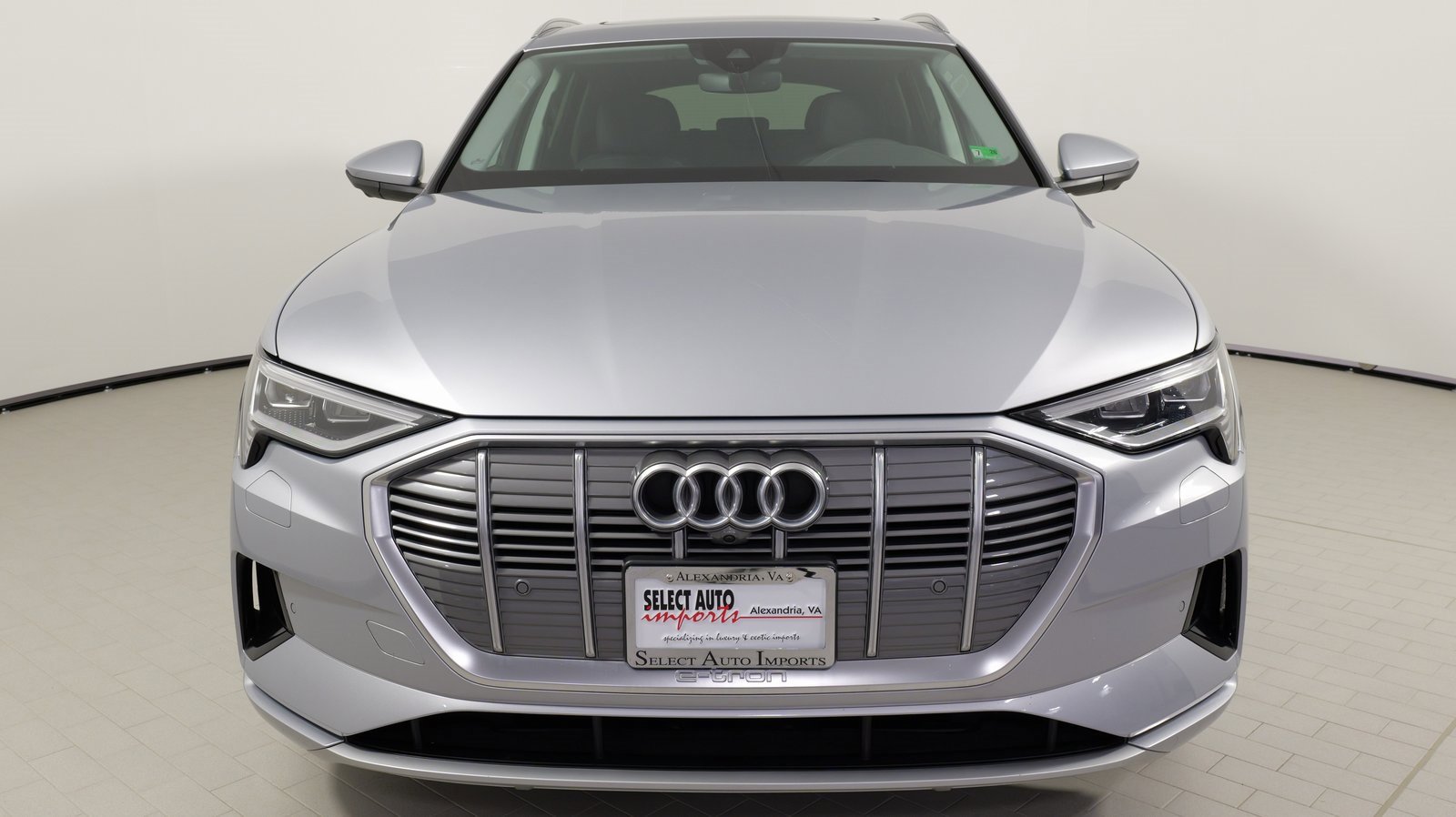 Used 2022 Audi e-tron Premium Plus w/ Premium Plus Package image 19