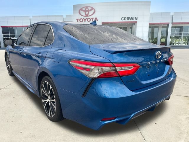 Used 2019 Toyota Camry SE FWD video 3