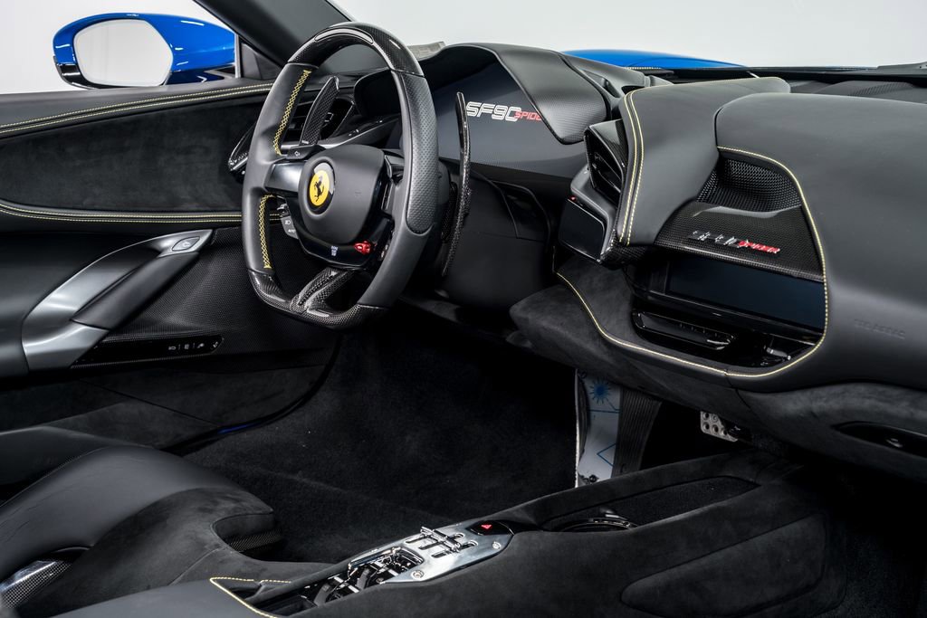 Used 2024 Ferrari SF90 Spider image 24
