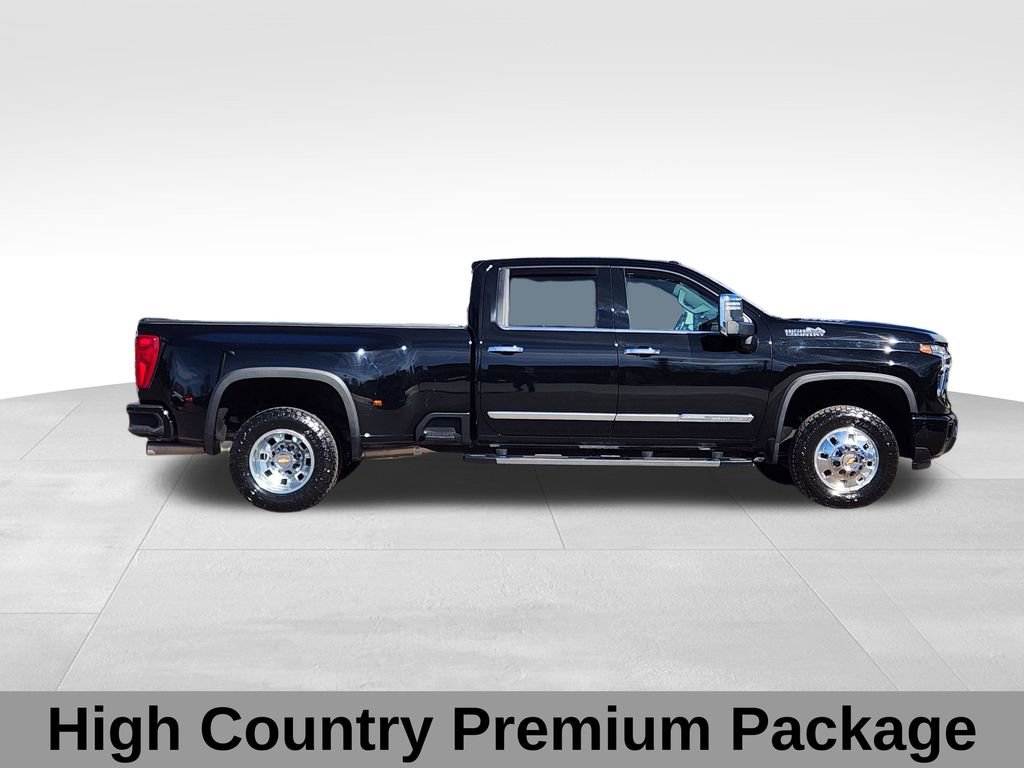 Used 2024 Chevrolet Silverado 3500 High Country w/ High Country Premium Package image 2