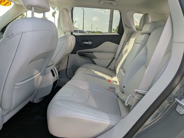 Used 2019 Jeep Cherokee Limited w/ Technology Group FWD image 15