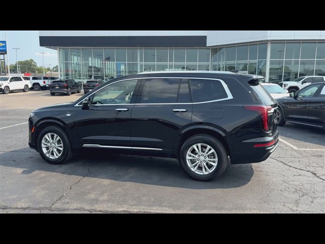 Certified 2025 Cadillac XT6 Luxury AWD/4WD image 6