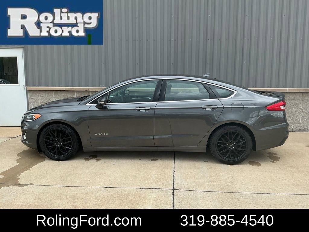 Used 2019 Ford Fusion Titanium FWD image 2