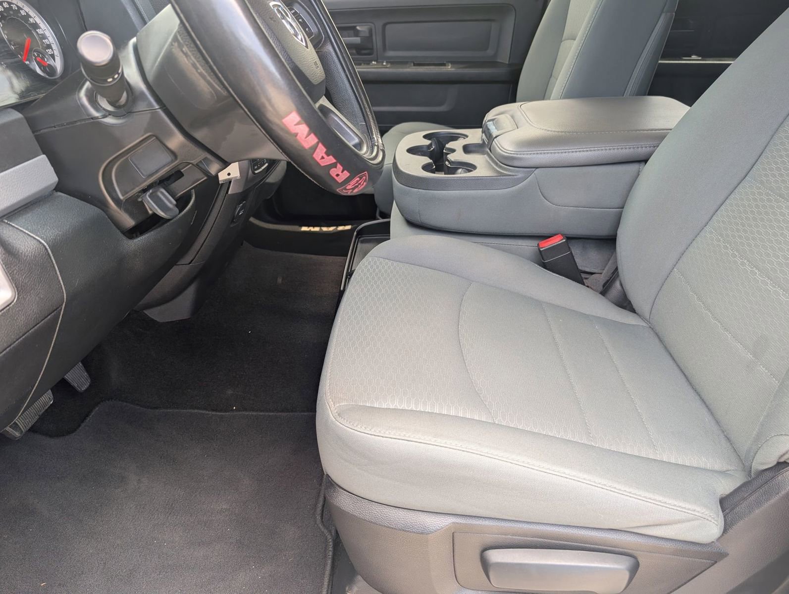 Used 2015 RAM 1500 Express image 10