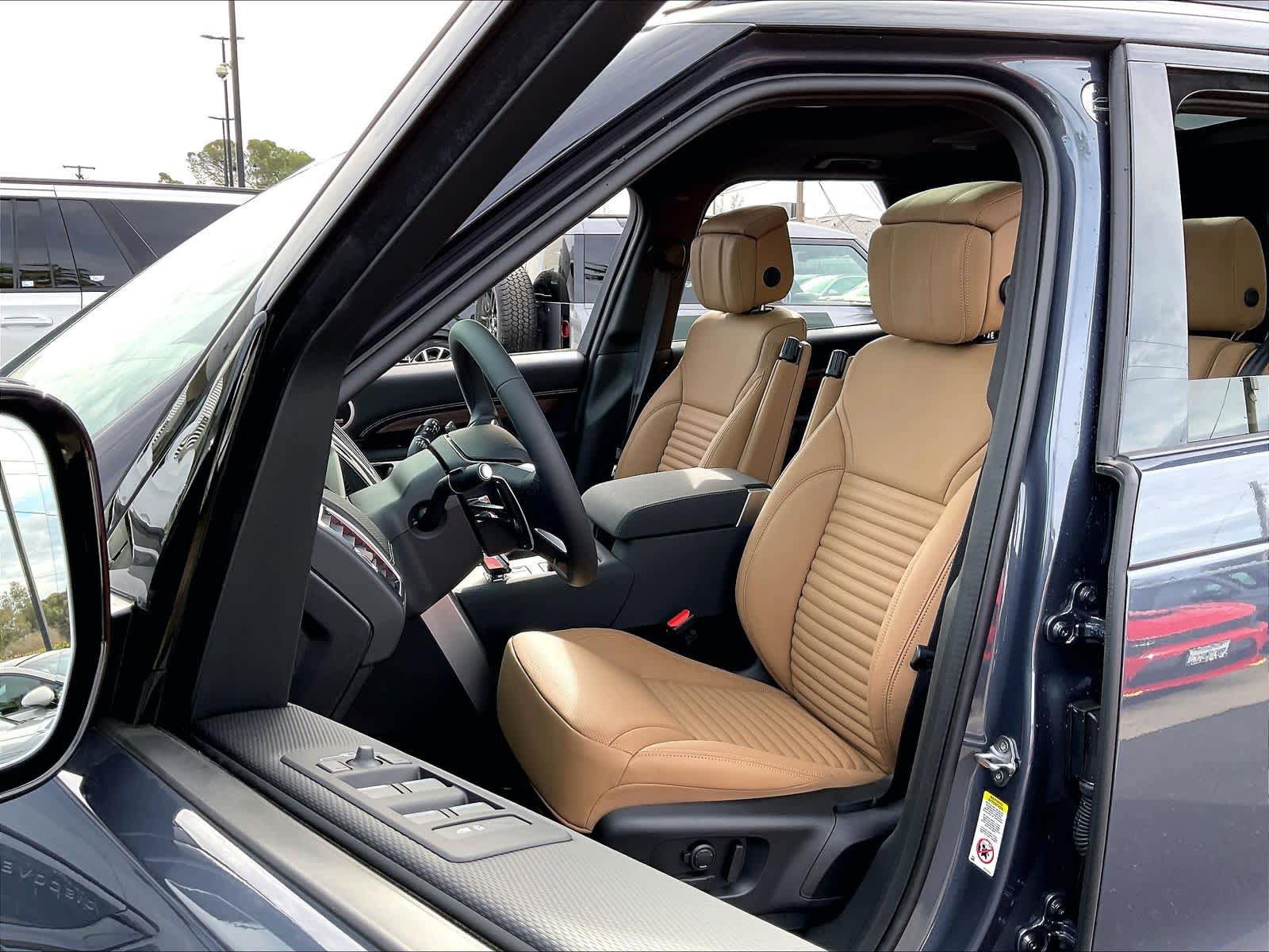 New 2026 Land Rover Discovery Dynamic SE AWD/4WD image 11