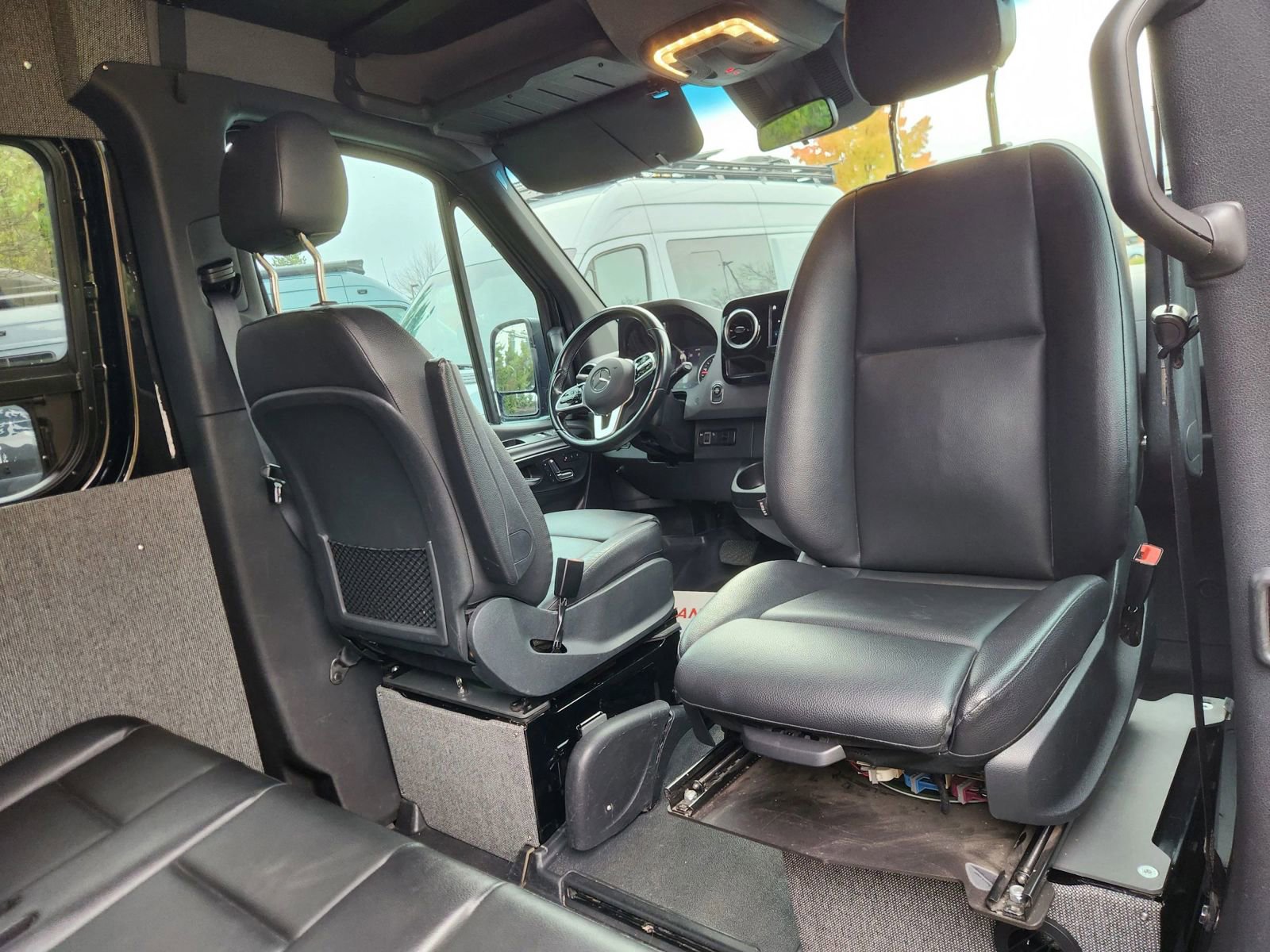 Used 2020 Mercedes-Benz Sprinter 2500 image 38