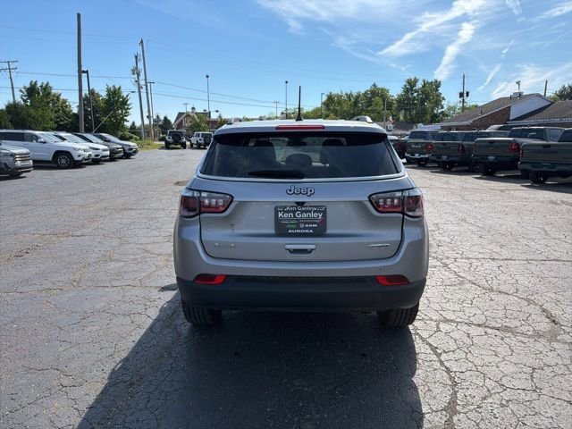 Used 2023 Jeep Compass Latitude AWD/4WD image 6