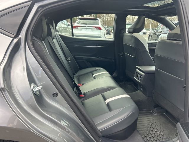 Used 2025 Toyota Camry SE w/ Multimedia Upgrade Package image 14