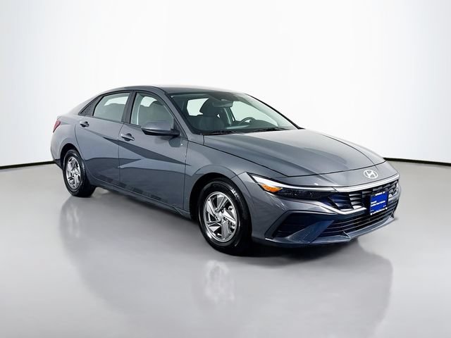 Certified 2024 Hyundai Elantra SE FWD image 10