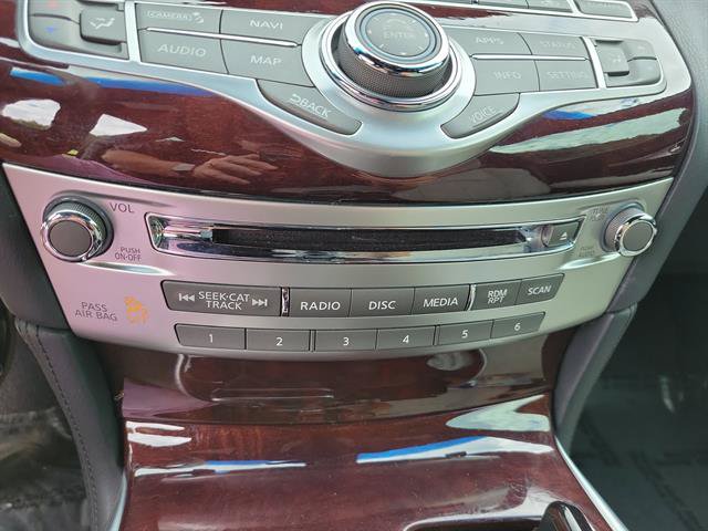 Used 2018 INFINITI Q70 Luxe w/ Sport Package RWD image 14