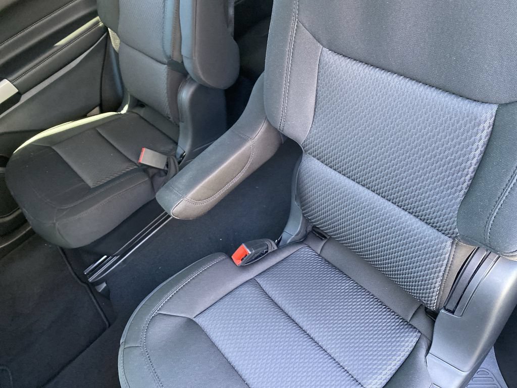 Used 2024 Ford Explorer XLT RWD image 37