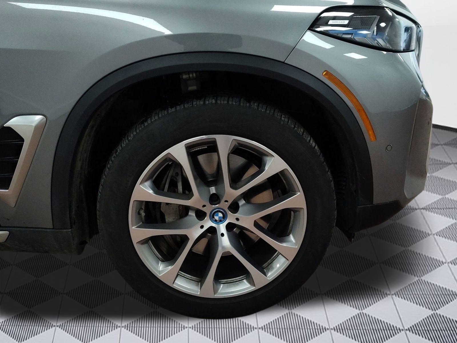 Certified 2025 BMW X5 xDrive50e image 11