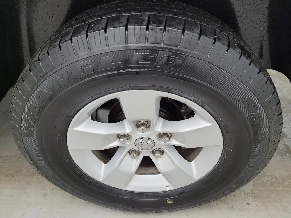 Used 2022 RAM 1500 Classic SLT image 31