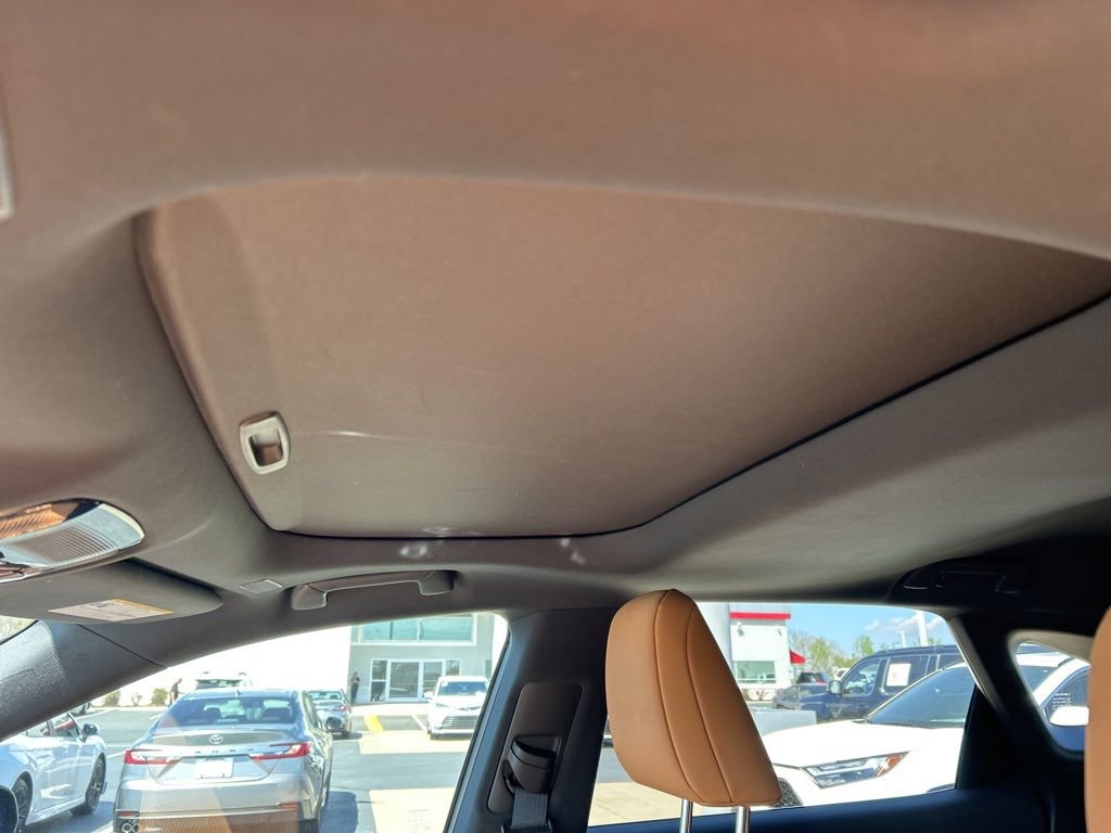 Used 2025 Lexus RX 350 Premium image 5