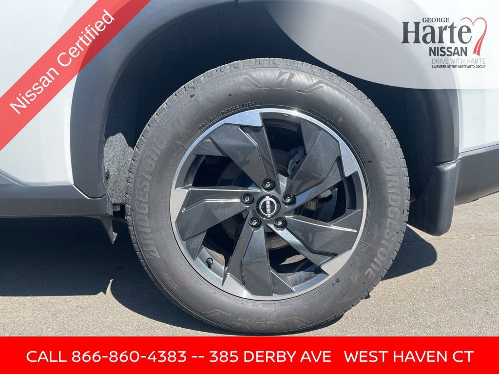 Certified 2025 Nissan Rogue SV image 15