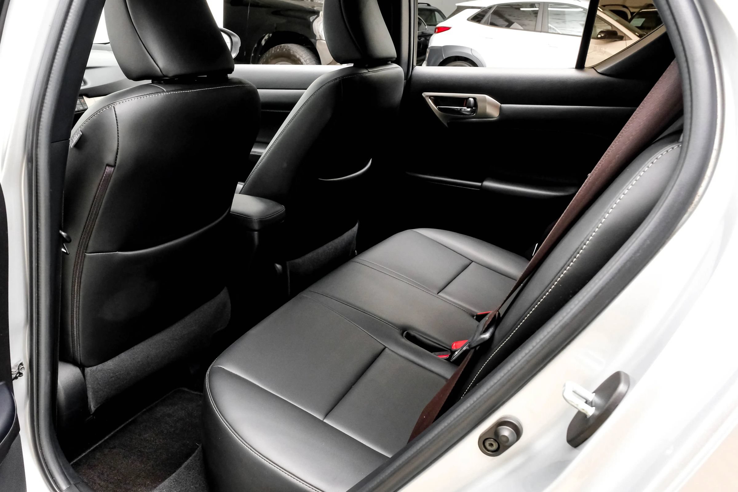 Used 2016 Lexus CT 200h w/ Navigation Package FWD image 39