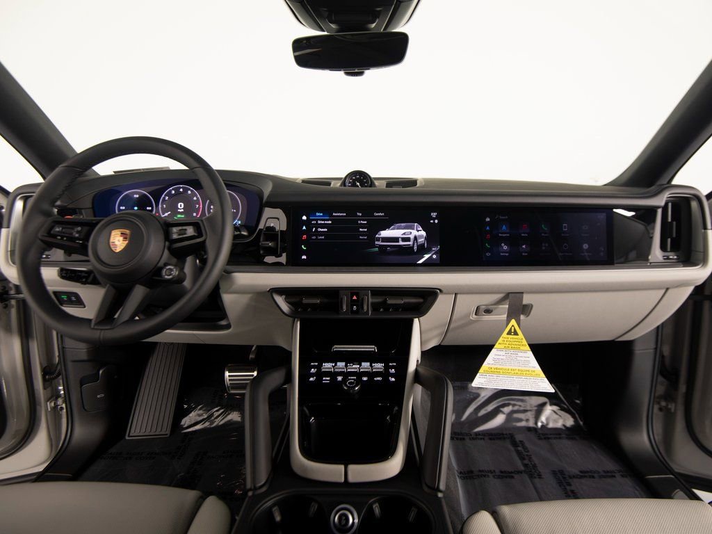 New 2026 Porsche Cayenne S image 30