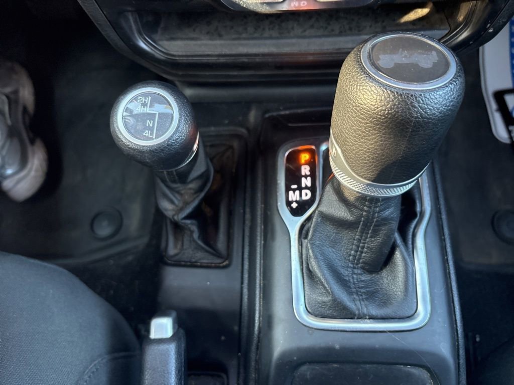 Used 2021 Jeep Wrangler Sport AWD/4WD image 23