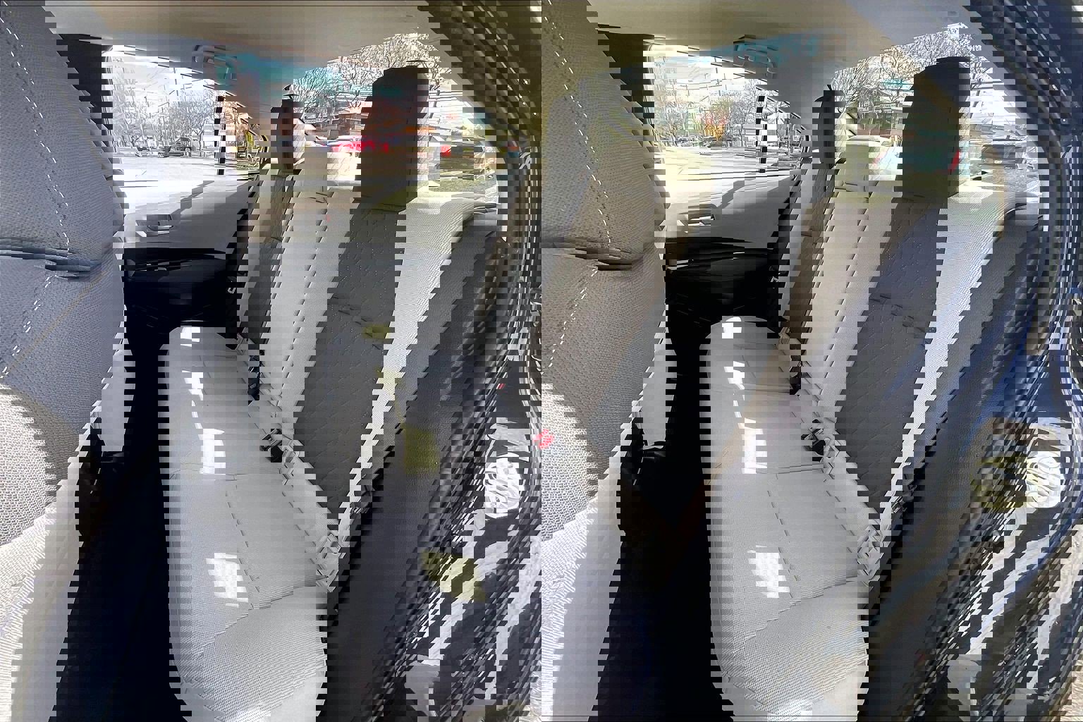 Used 2020 Toyota Corolla LE w/ Carpet Mat Package (TMS) image 30