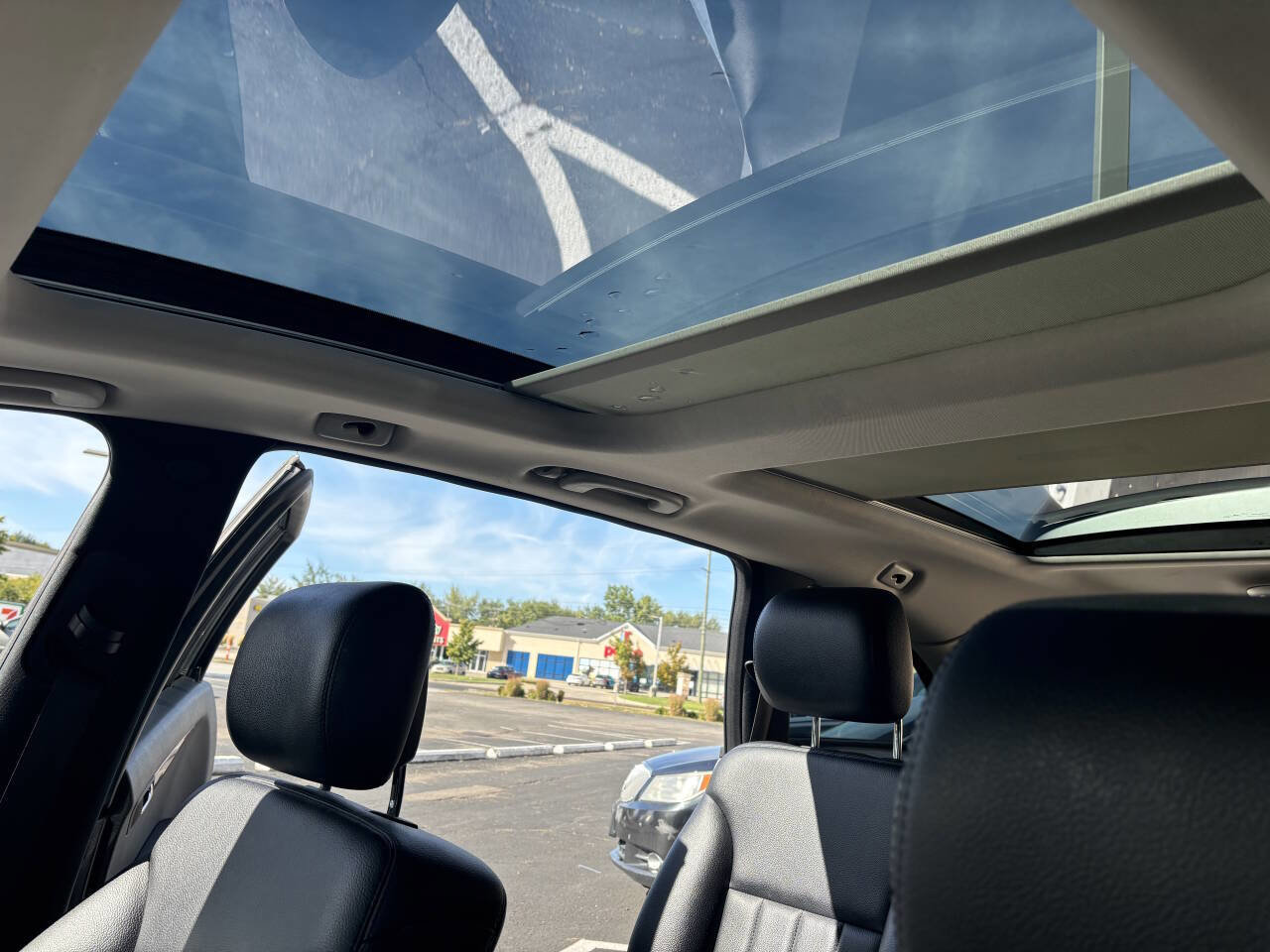 Used 2009 Mercedes-Benz R 350 4MATIC image 15