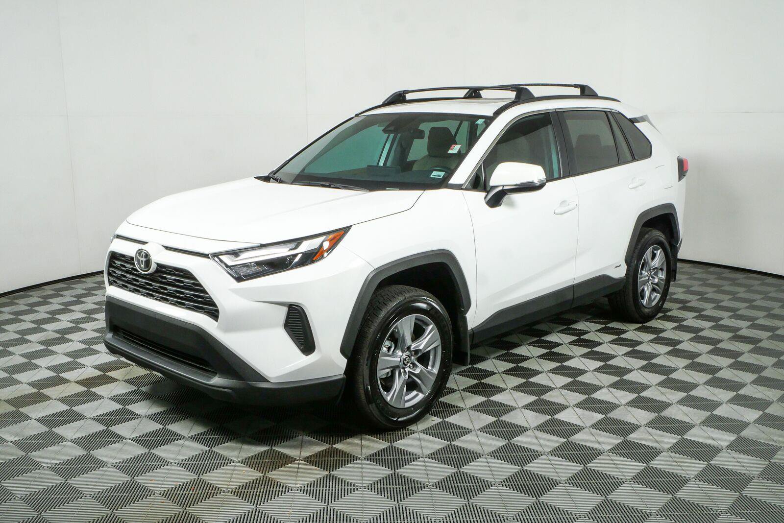 Used 2025 Toyota RAV4 XLE w/ Convenience Package AWD/4WD image 24
