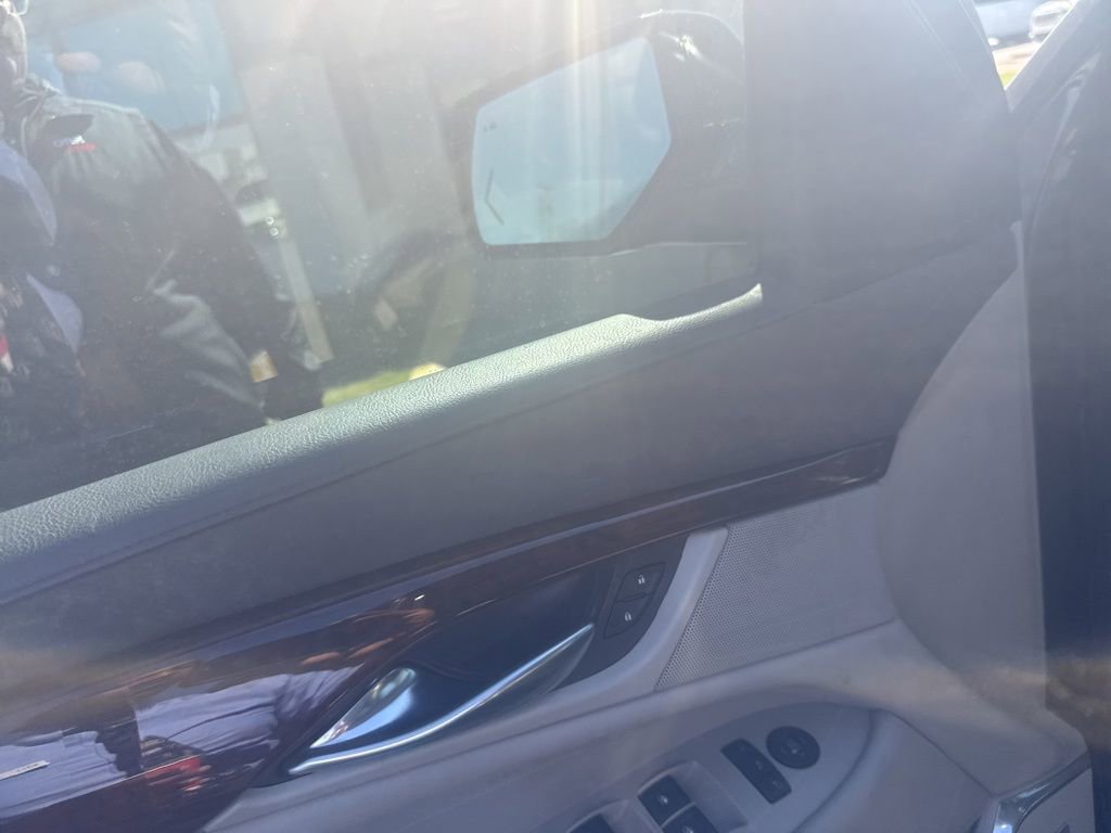 Used 2015 Cadillac Escalade ESV Luxury image 9