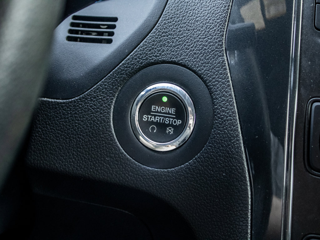 Used 2018 Ford Explorer XLT image 36