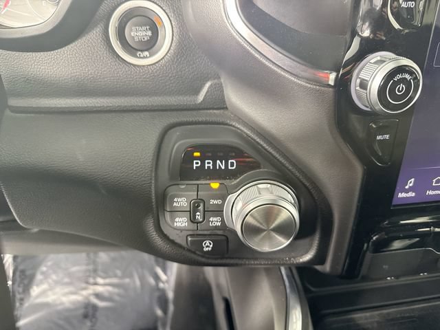 Used 2025 RAM 1500 Laramie AWD/4WD image 18