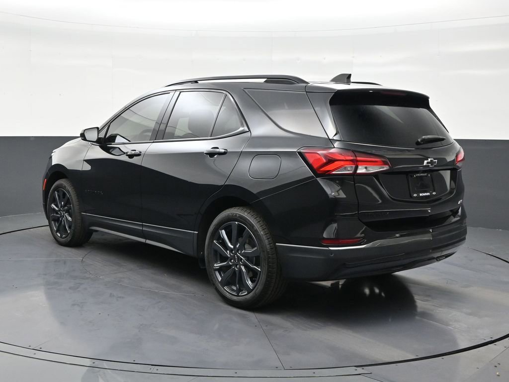 Used 2023 Chevrolet Equinox RS image 3