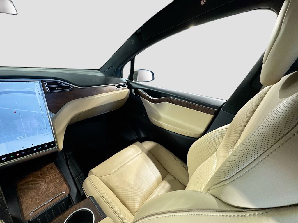 Used 2016 Tesla Model X Performance image 16