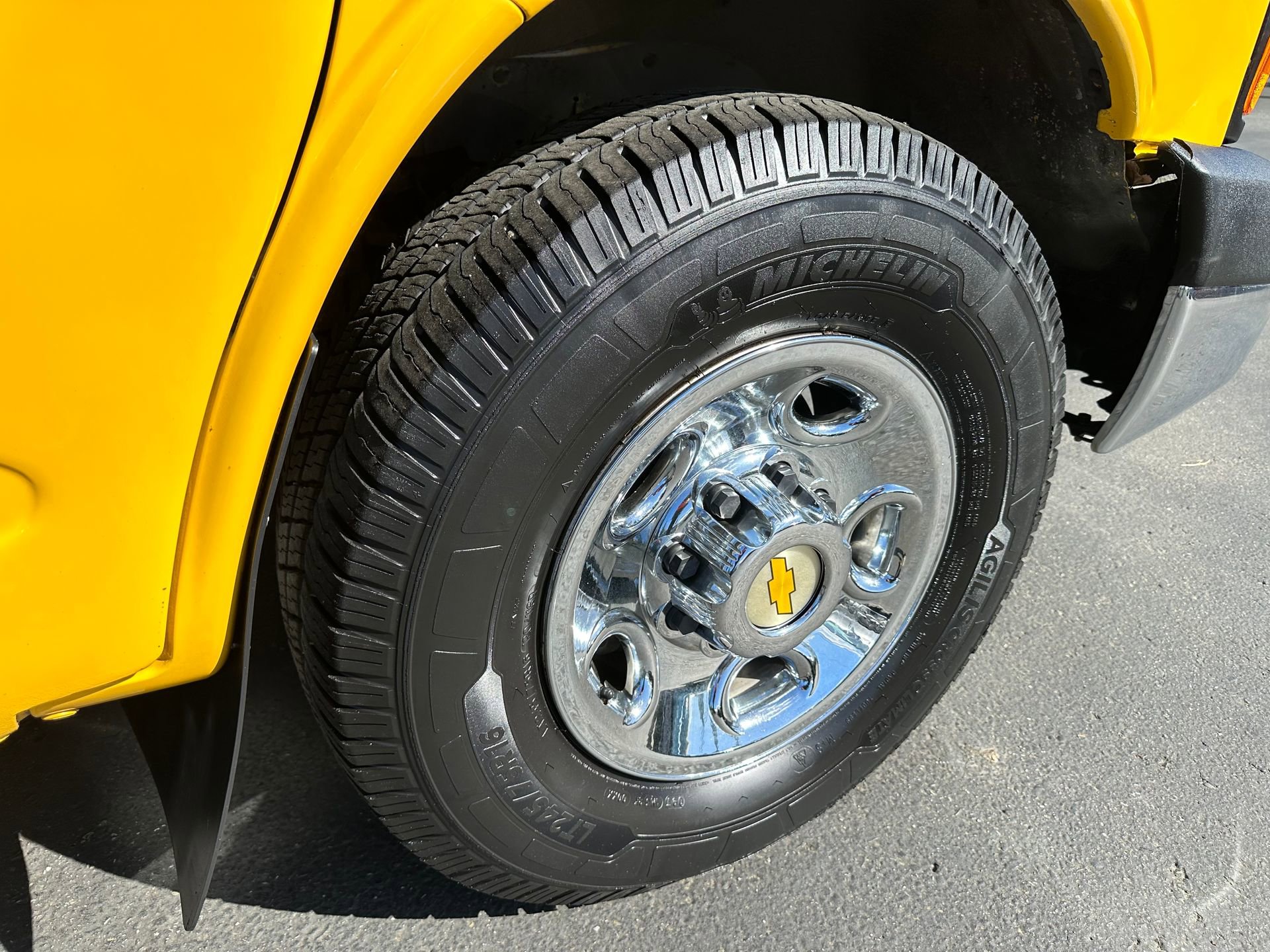 Used 2014 Chevrolet Express 3500 RWD image 36