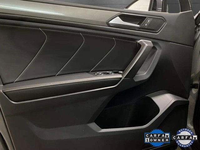 Used 2023 Volkswagen Tiguan SE w/ Panoramic Sunroof Package image 14
