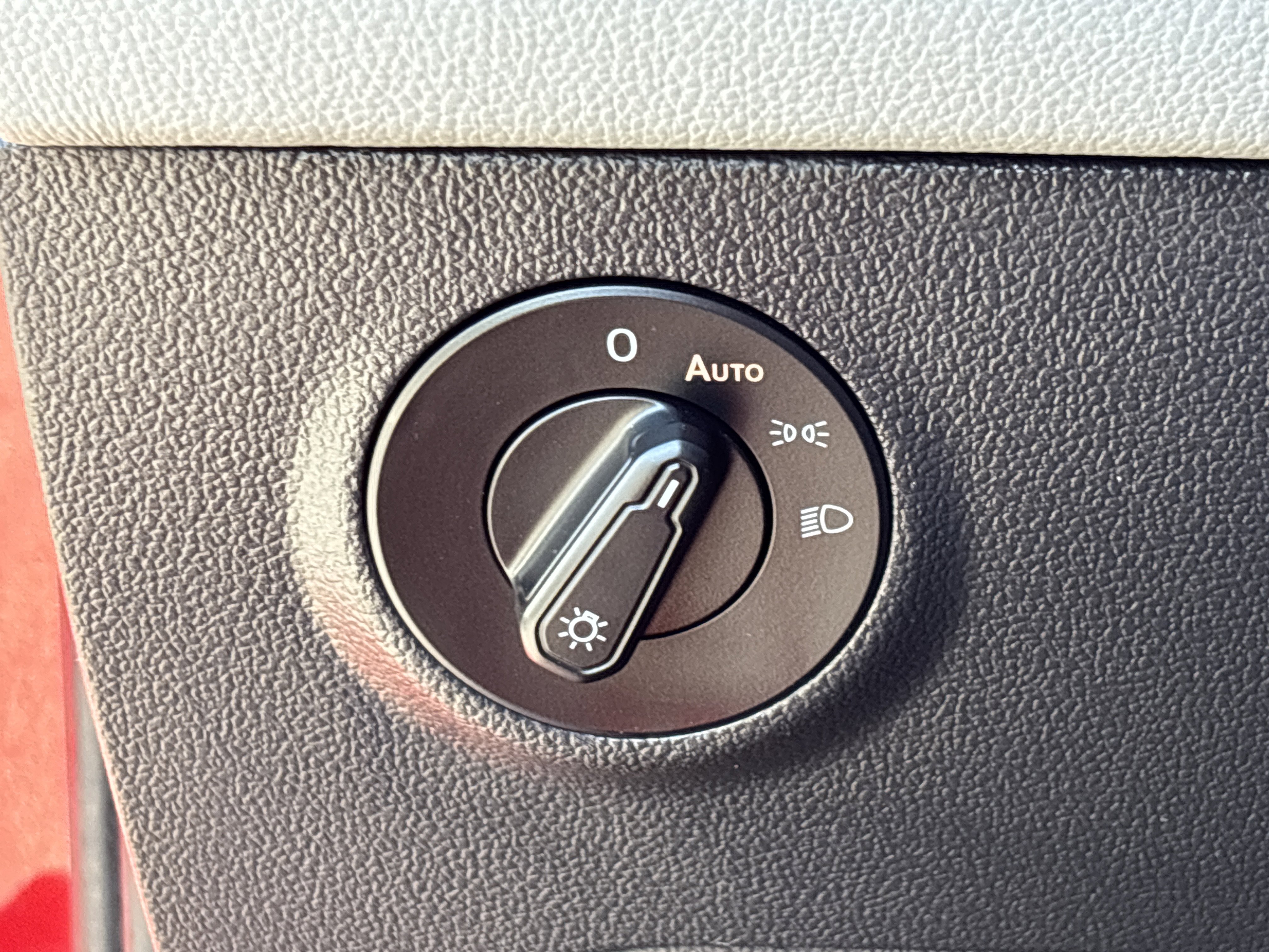 Used 2022 Volkswagen Taos SE FWD image 30